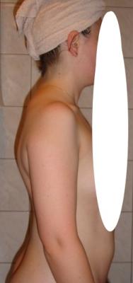 So "gerade" krieg ich den Rücken, wenn ich die Muskeln anspanne. Aber besser wird es nicht, auch wenn ich mir viel Mühe gebe...