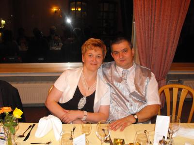 Da ihr ja nun meinen Rücken kennt, dürft ihr mich nun mal life sehen, Silberhochzeit November 09, nebst meiner besseren Hälfte