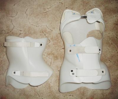 links Korsett von cctec
<br />
<br />rechts Korsett aus Münster