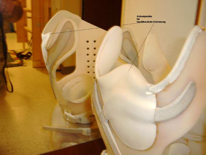 Warum hat das Dresdner Tageskorsett keine solche Pelotte?
<br />Die Trägerin dieses Korsettes empfand diese Pelotte sogar als "angenehm"!!!